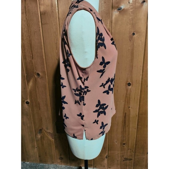 Ann Taylor Petite  Medium sleeveless blouse with butterflies accent blush pink - Picture 4 of 7